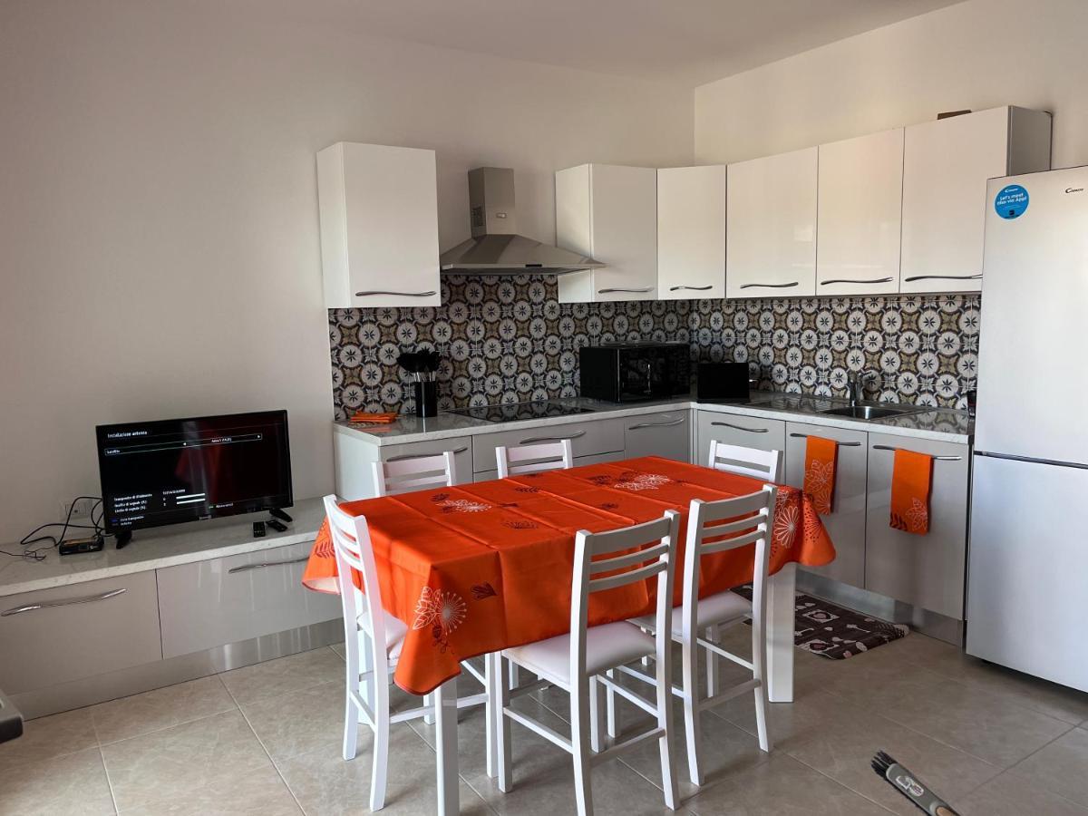 Residence Le Maree Porto Pino Exteriör bild